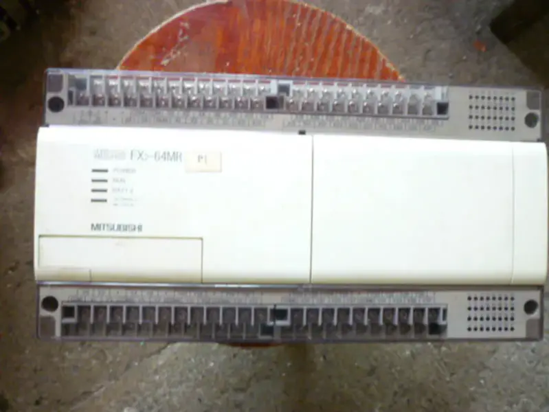 PLC FX2-64MR de Mitsubishi