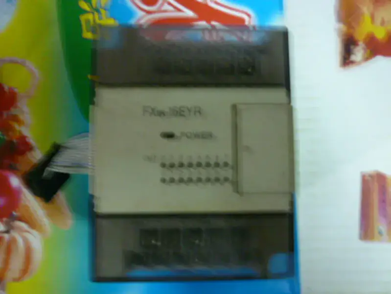 PLC Mitsubishi FX0N-16EYR
