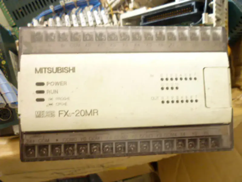 PLC FX0-20MR de Mitsubishi