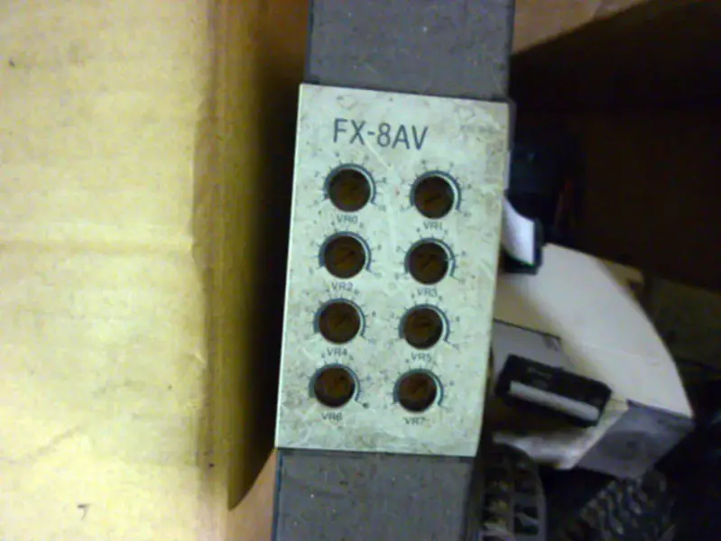 PLC FX-8AV de Mitsubishi