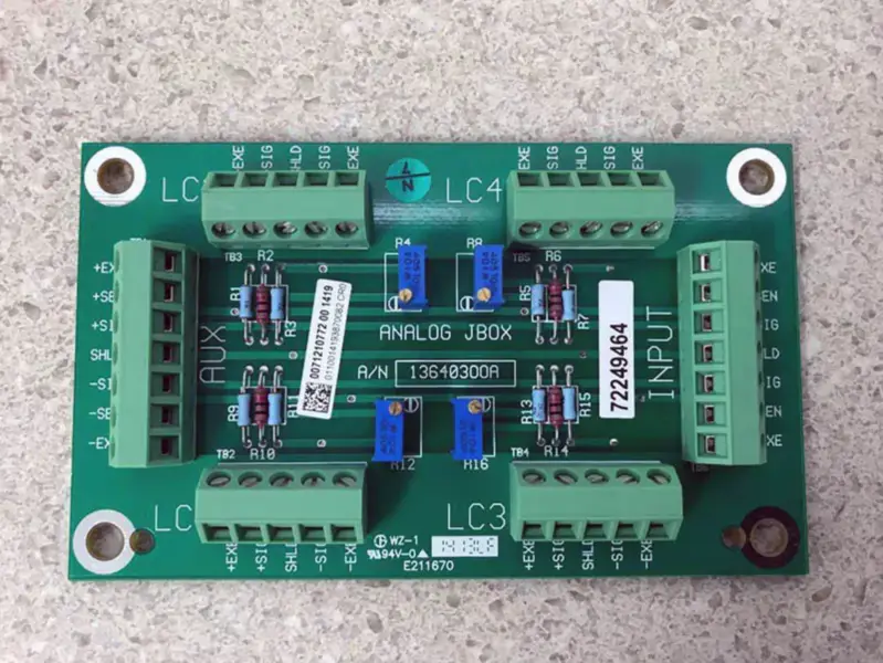 Analógico JBox 13640300A