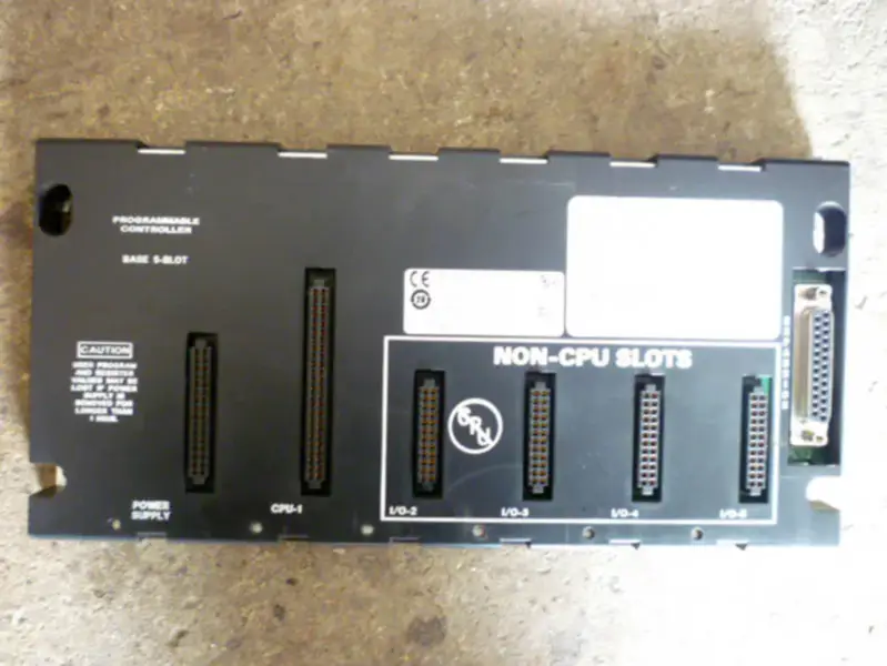 PLC GE Fanuc serie 90-30 IC693CHS397M