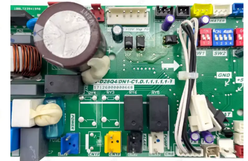 Acondicionador de aire central Midea MDV-D28Q4/DN1-C1.D.1.1.1.1.1-1 Placa de control 17126000000668