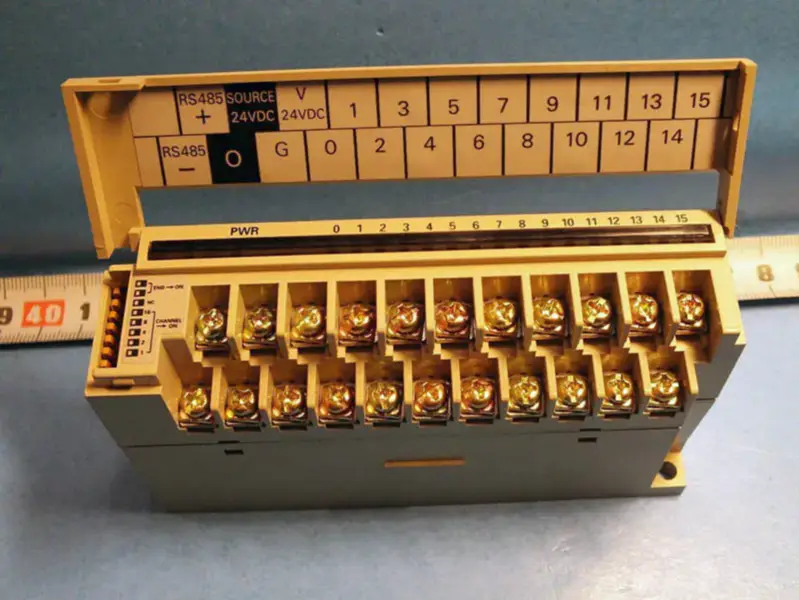 Módulo PLC OMRON G730-VID16-B