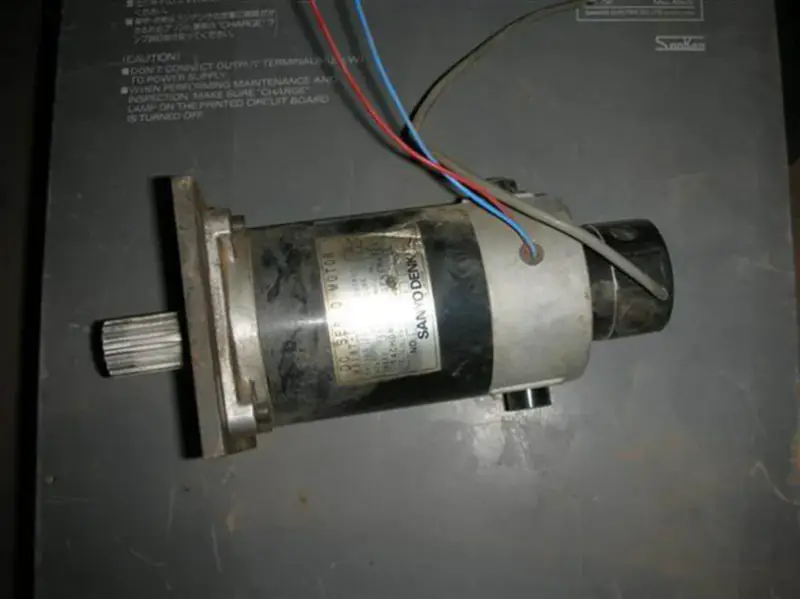 SANYO DENKI SERVOMOTOR CC M318T-031