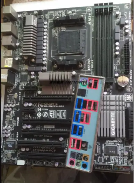 Placa base Gigabyte GA-990FXA-UD3
