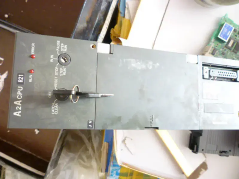 PLC A2ACPU-R21 de Mitsubishi