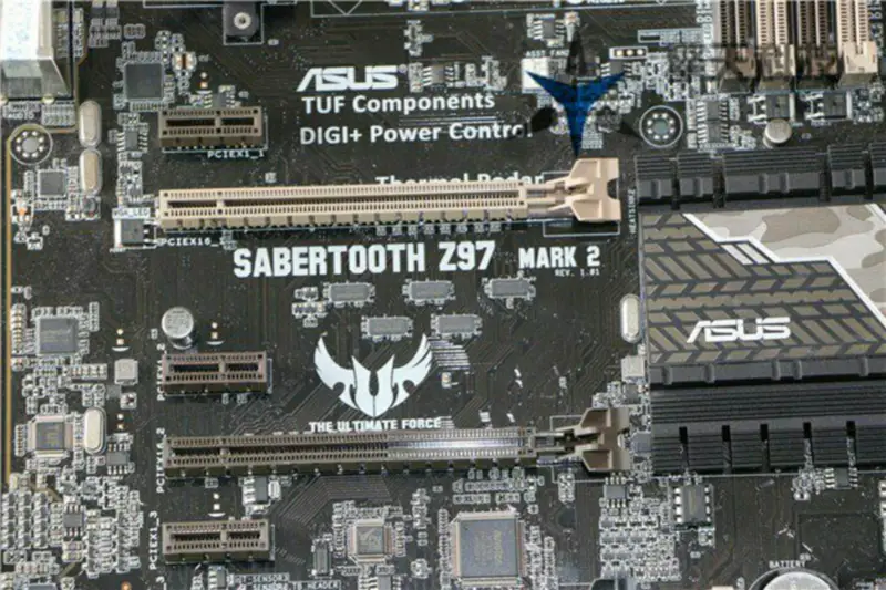 Placa base Asus SABERTOOTHZ97