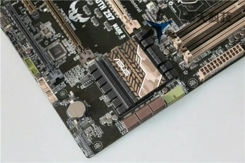 Placa base Asus SABERTOOTHZ97