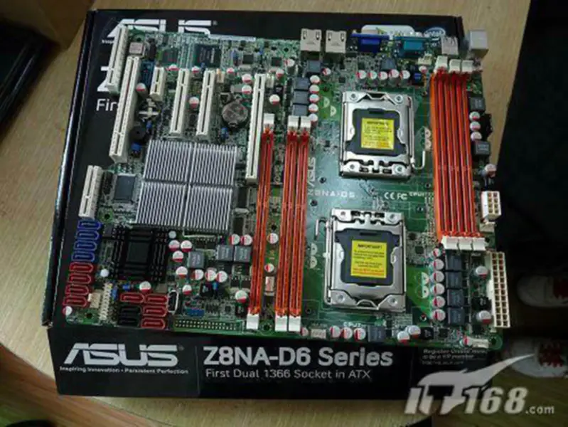 Placa base Asus Z8NA-D6