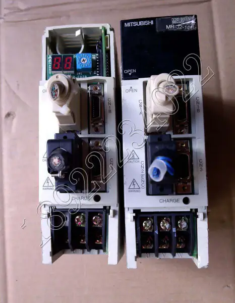 Controlador MITSUBISHI MR-J2S-10B 100W