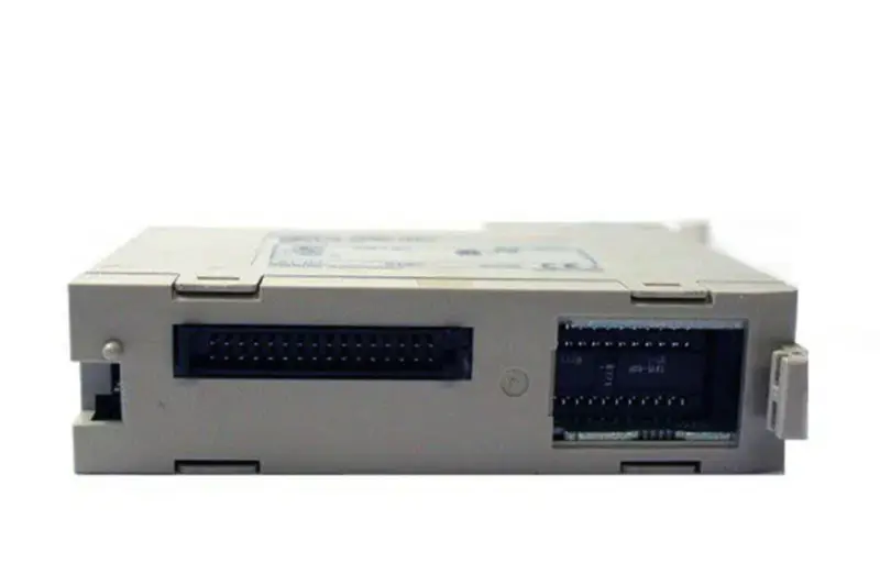 Módulo PLC Omron C200HID217 C200H-ID217