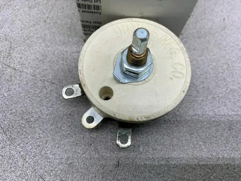Resistencia Ohmite RJS1K0E