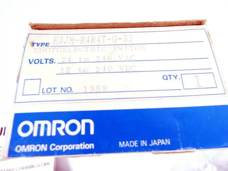 Barrera fotoeléctrica OMRON E3JM-R4R4T-G-33