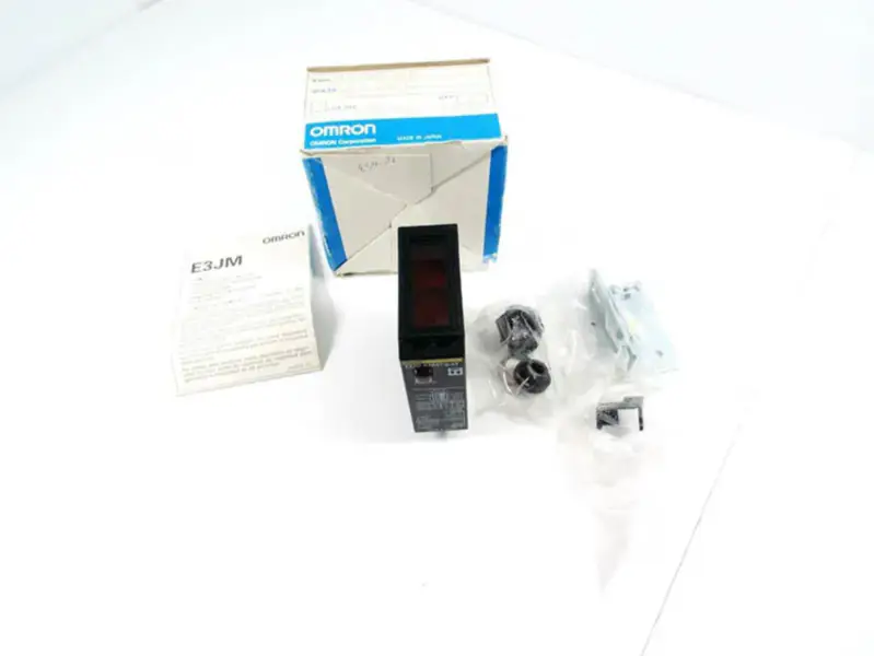 Barrera fotoeléctrica OMRON E3JM-R4R4T-G-33