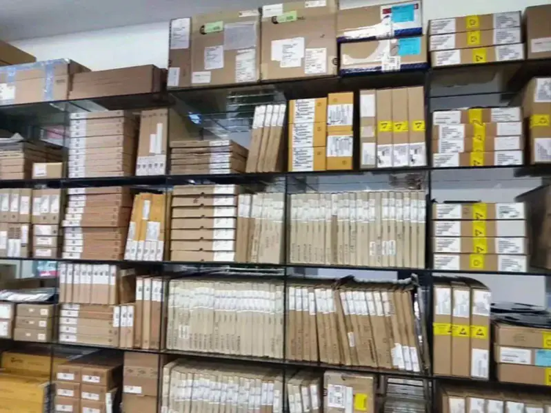 Allen-Bradley 1769-OW16/A