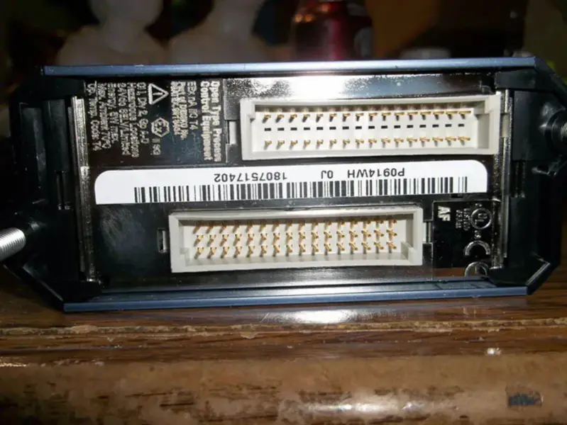 PLC Foxboro FBM207B
