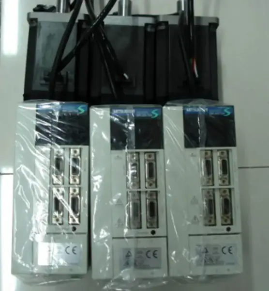 Mitsubishi MR-J2S-70A HC-KFS73 20 clavijas