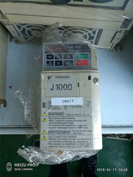 YASKAWA serie J1000 CIMR-JT2A0002BAA 0,4/0,2KW 220V