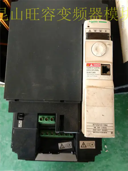 Schneider serie ATV32 ATV32HD15N4 15KW 380V