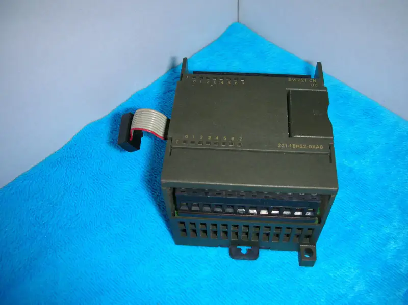 SIEMENS 6ES7221-1BH22-0XA8