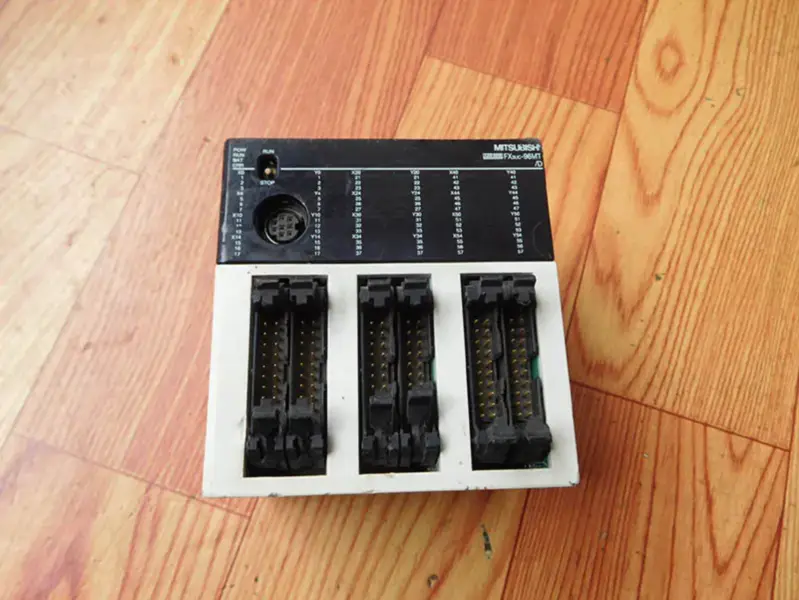 PLC Mitsubishi FX3UC-96MT/D