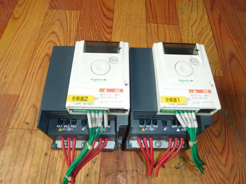 Schneider serie ATV303 ATV303HU22N4 2,2kw 380V
