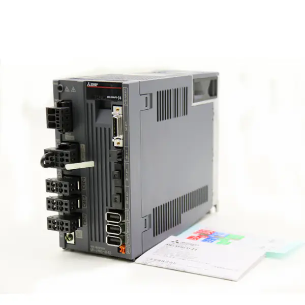 Mitsubishi MR-J4W3-444B ac Servo Amplificador Japón motor fuera de borda