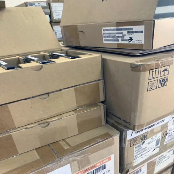 Módulo Fuji IGBT Módulo de potencia Módulo de accionamiento Servicio único 2MBI150U4A-120-50