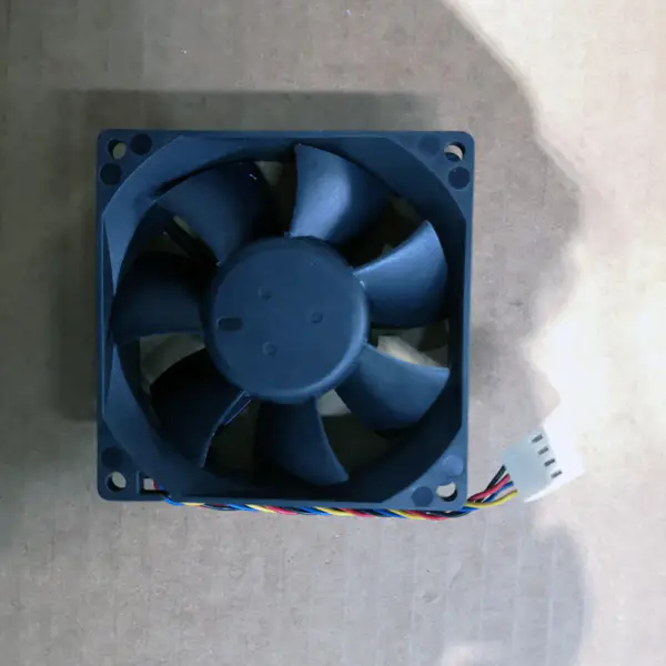 Delta AFB0812MB 8015 12V 0.17A 8CM Ventilador silencioso de bola de 2 hilos