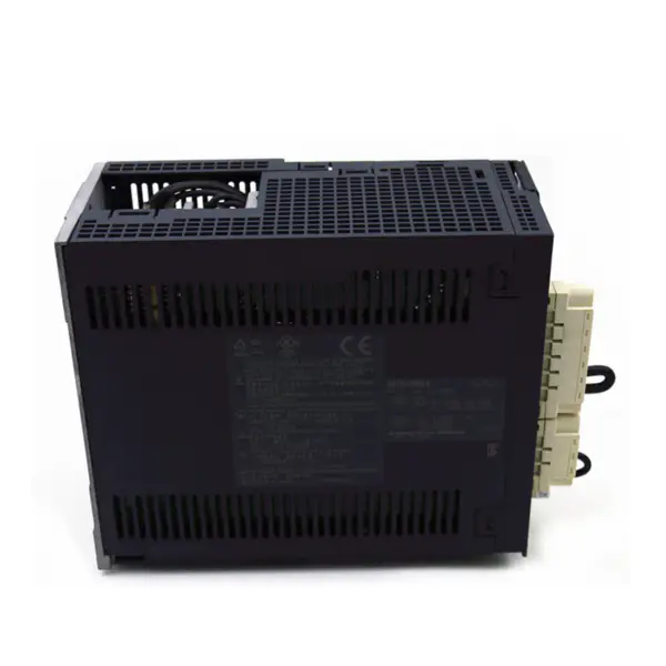 Mitsubishi Melservo 2KW AC Cnc Servo Motor y Accionamiento MR J3 Serie MR-J3-200B