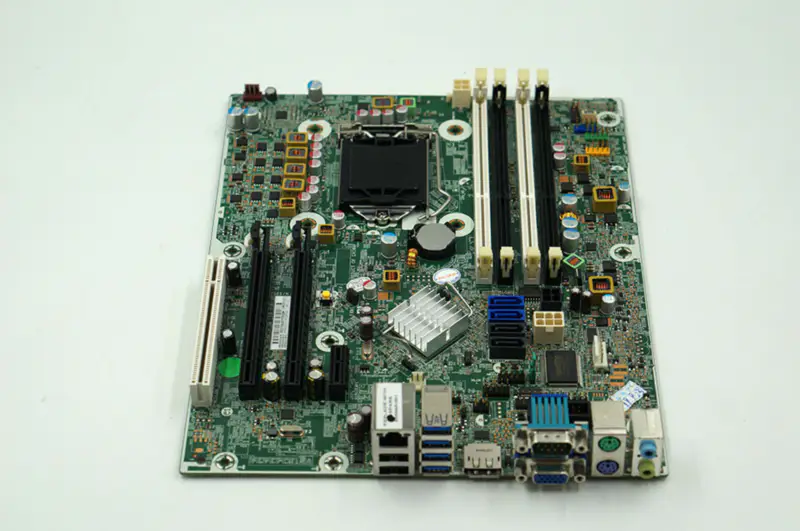 HP WorkStation Z220 SFF 655840-001 655582-001 Placa base