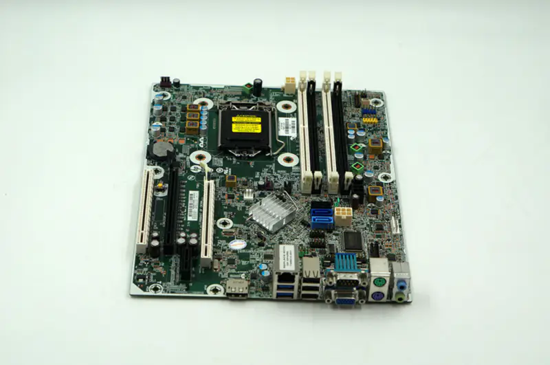 HP RP5810 748612-001 748493-001 Placa base