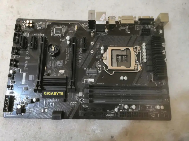 GIGABYTE GA-B250-D3A B250-D3A Placa Base de Sobremesa B250M B250 Socket LGA1151 DDR4 5GPUS