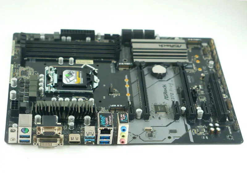 Placa base Asrock Z370 Pro4