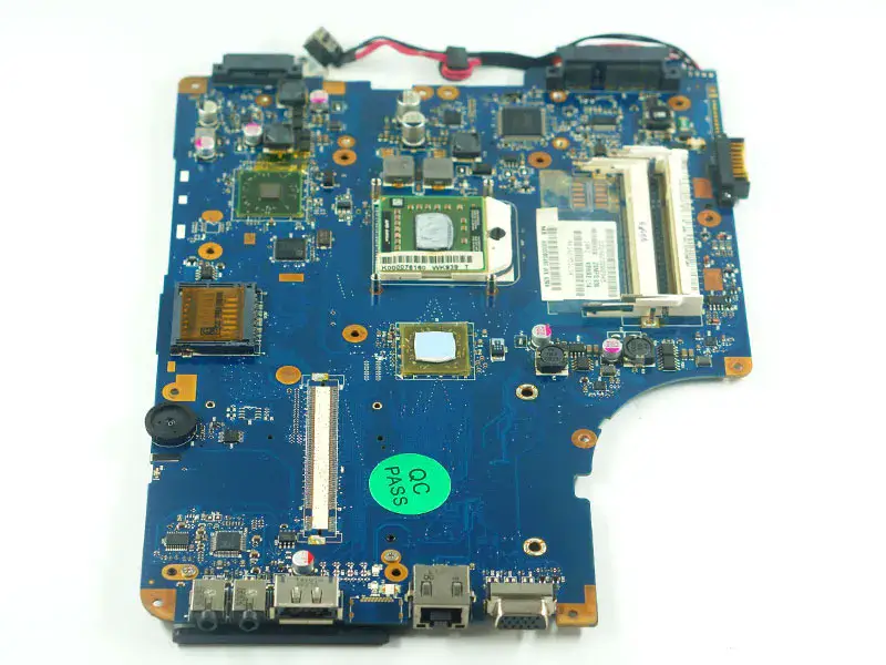 Toshiba Satellite 17'' L500D L505D NSWAE LA-5332P K000093250 Placa base