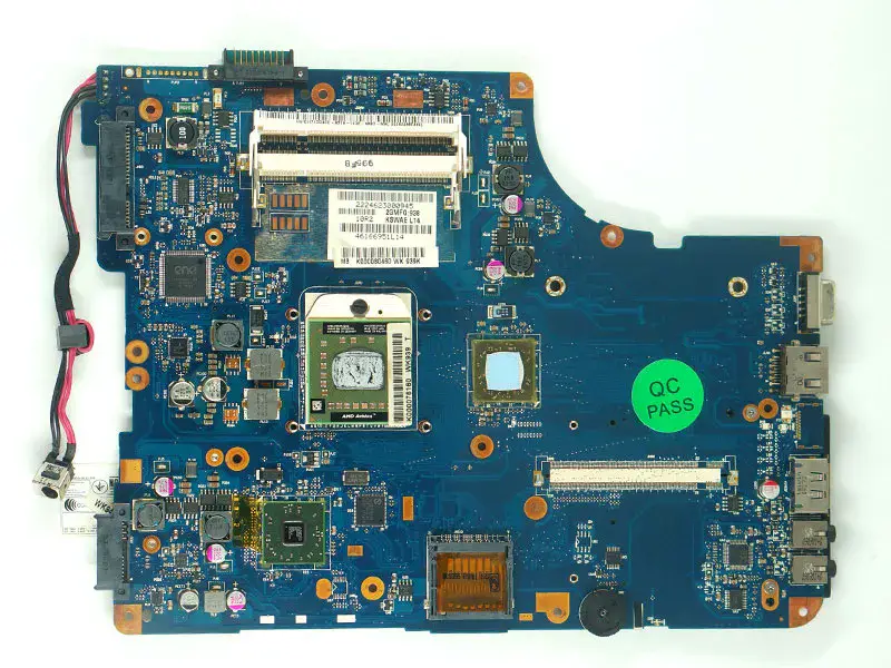 Toshiba Satellite 17'' L500D L505D NSWAE LA-5332P K000093250 Placa base