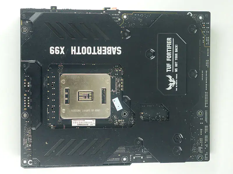 Placa base Asus SABERTOOTH X99