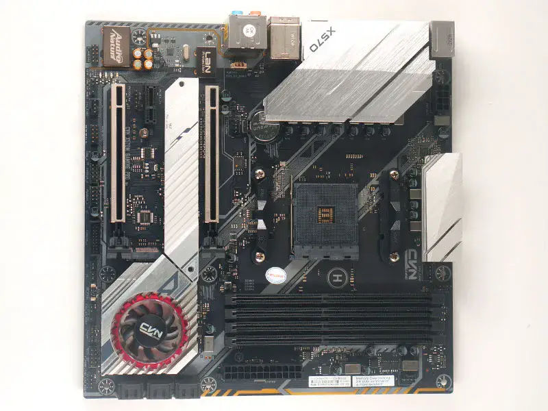 Colorida placa base CVN X570M GAMING PRO V14