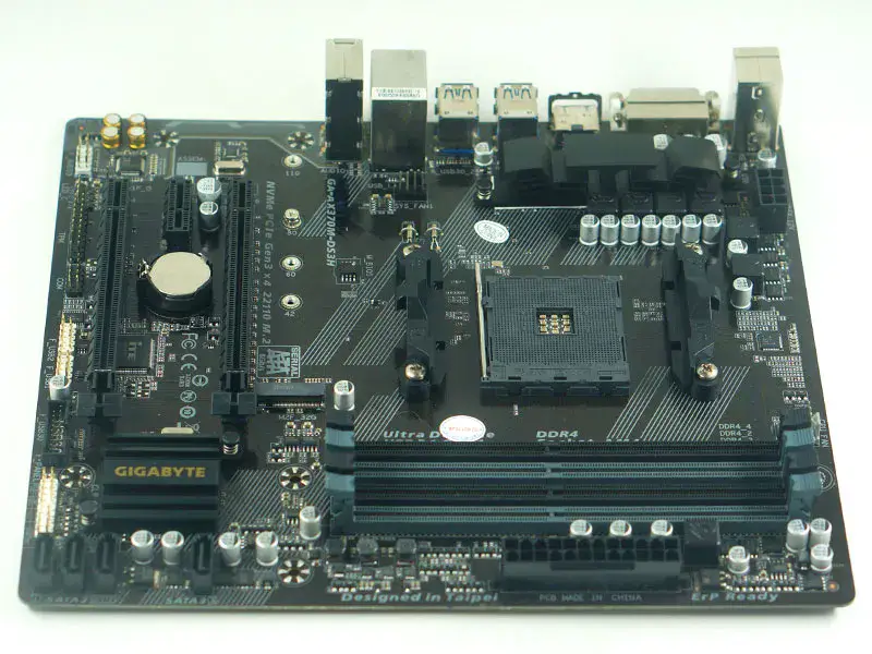 GIGABYTE GA-AX370M-DS3H Placa Base