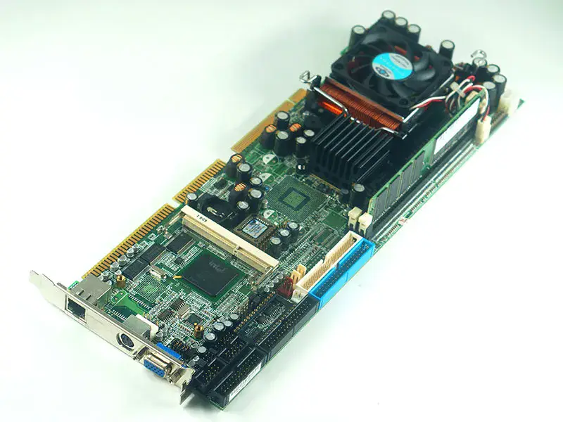 ibase IB820H placa base