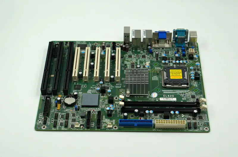Placa base DFI EL620-C 774-EL6201-100G