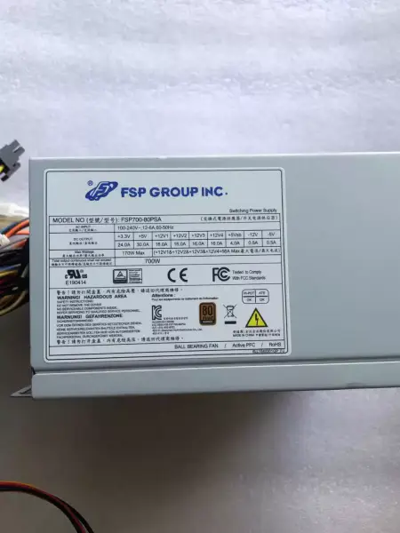 FSP/Advantech Fuente de alimentación 80plus Bronze de 700 W FSP700-80PSA PS8-700ATX-ZE SPI700A8BB FSP650-80GH