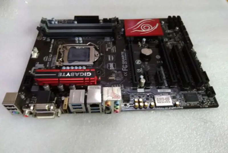 Placa base Gigabyte G1.Sniper Z6 LGA 1150 DDR3