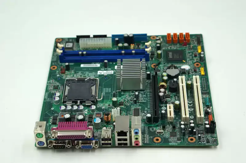 Placa base Lenovo G31T-LM V1.0 T4900V M6900 45C2882 53Y3282