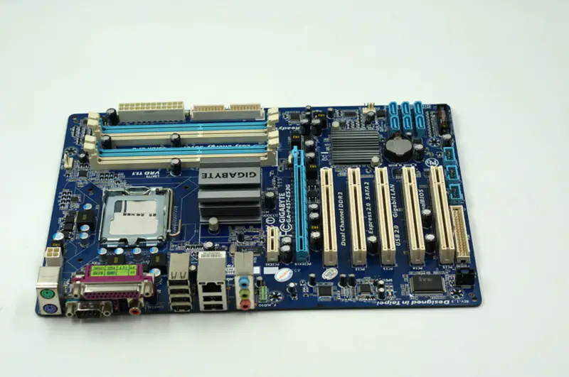 Placa base Gigabyte GA-P45T-ES3G P45T-ES3G P45 LGA 775 ATX