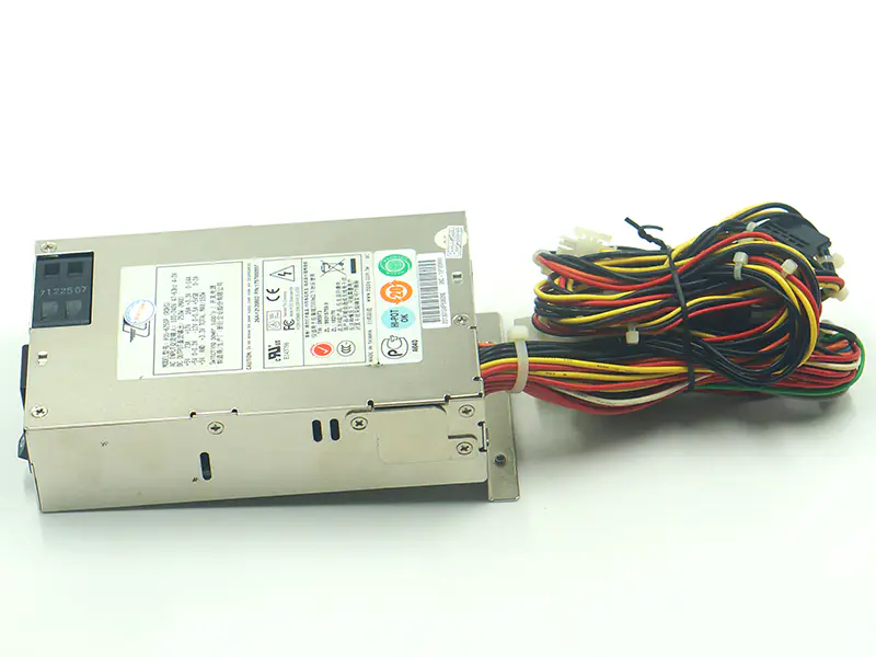 Fuente de alimentación Zippy Emacs H1U-6200P H1U-6150P