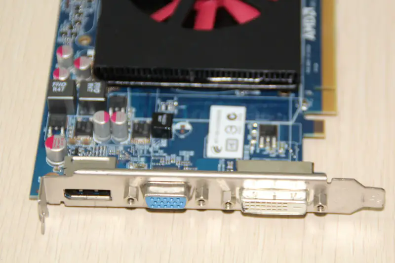 Tarjeta gráfica DELL AMD HD6670 1G DDR5 128bits DP HD