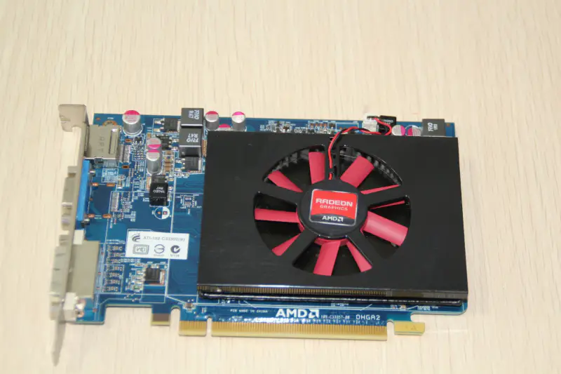 Tarjeta gráfica DELL AMD HD6670 1G DDR5 128bits DP HD