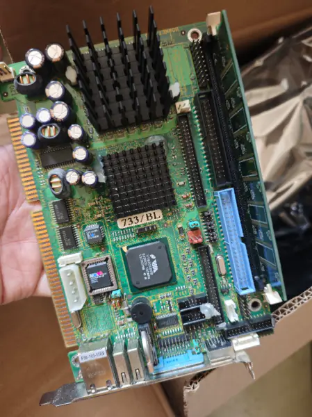 HORNET-910 Placa base integrada VIA Eden/C3 de tamaño medio para equipos industriales